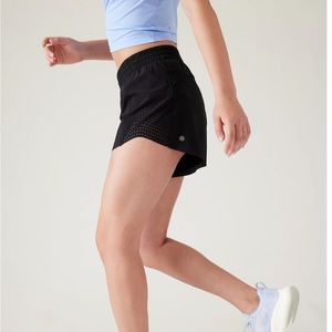 Athleta Womens XS Black Hustle 3” Shorts